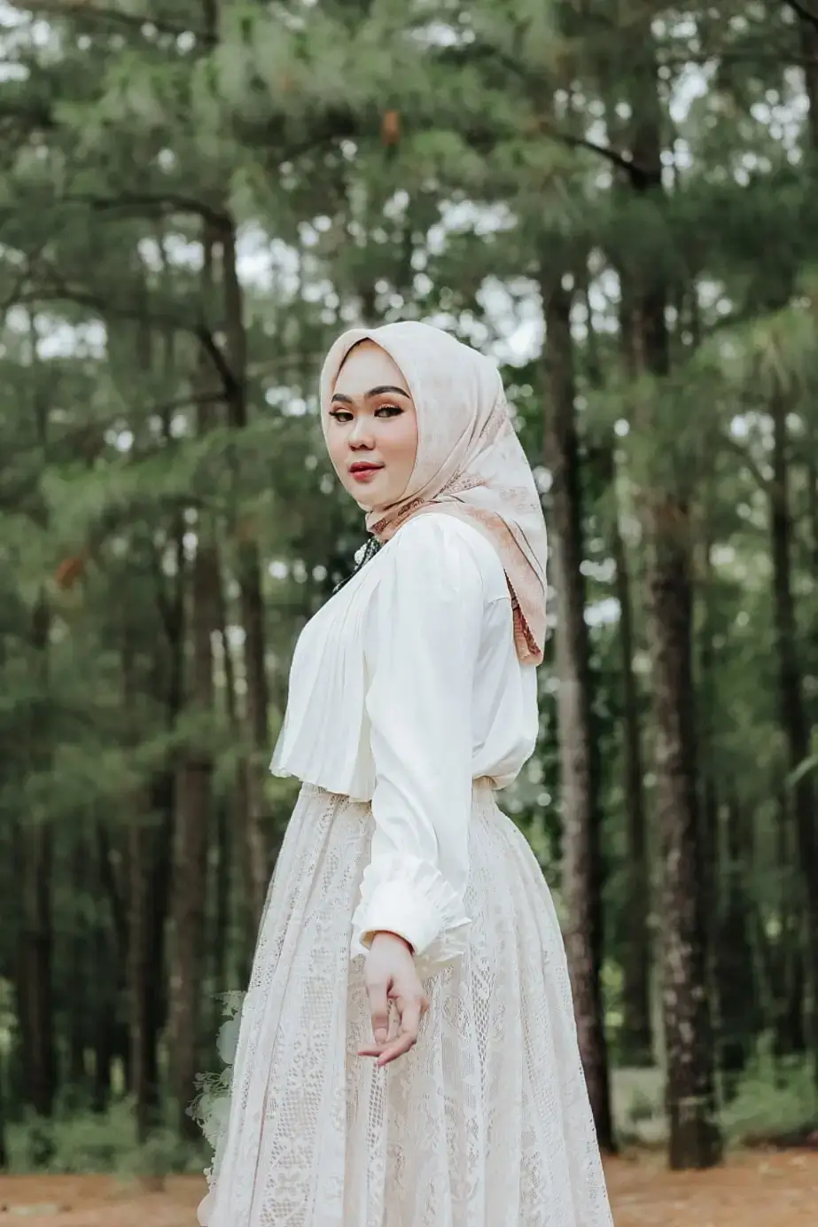 PHOTO MEMPELAI WANITA min