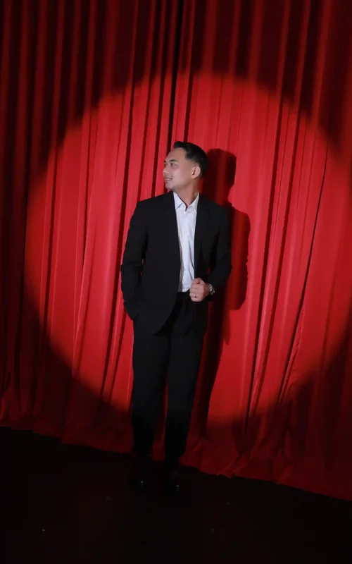 MOM_1070-min_19_11zon